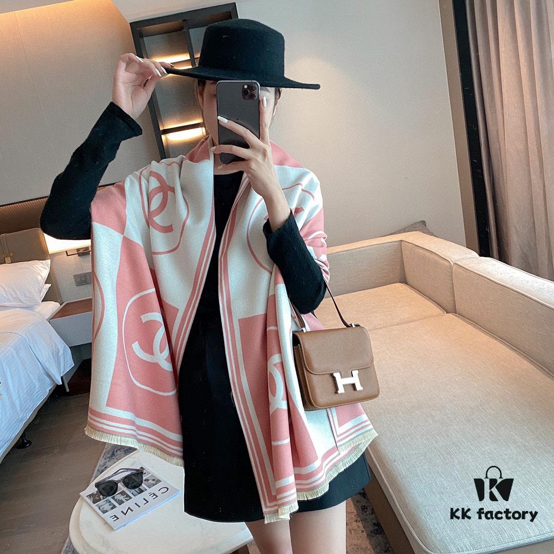 Cashmere Blend CHANEL (Chanel) 💋💋💋 Elegant Classic Chanel Logo