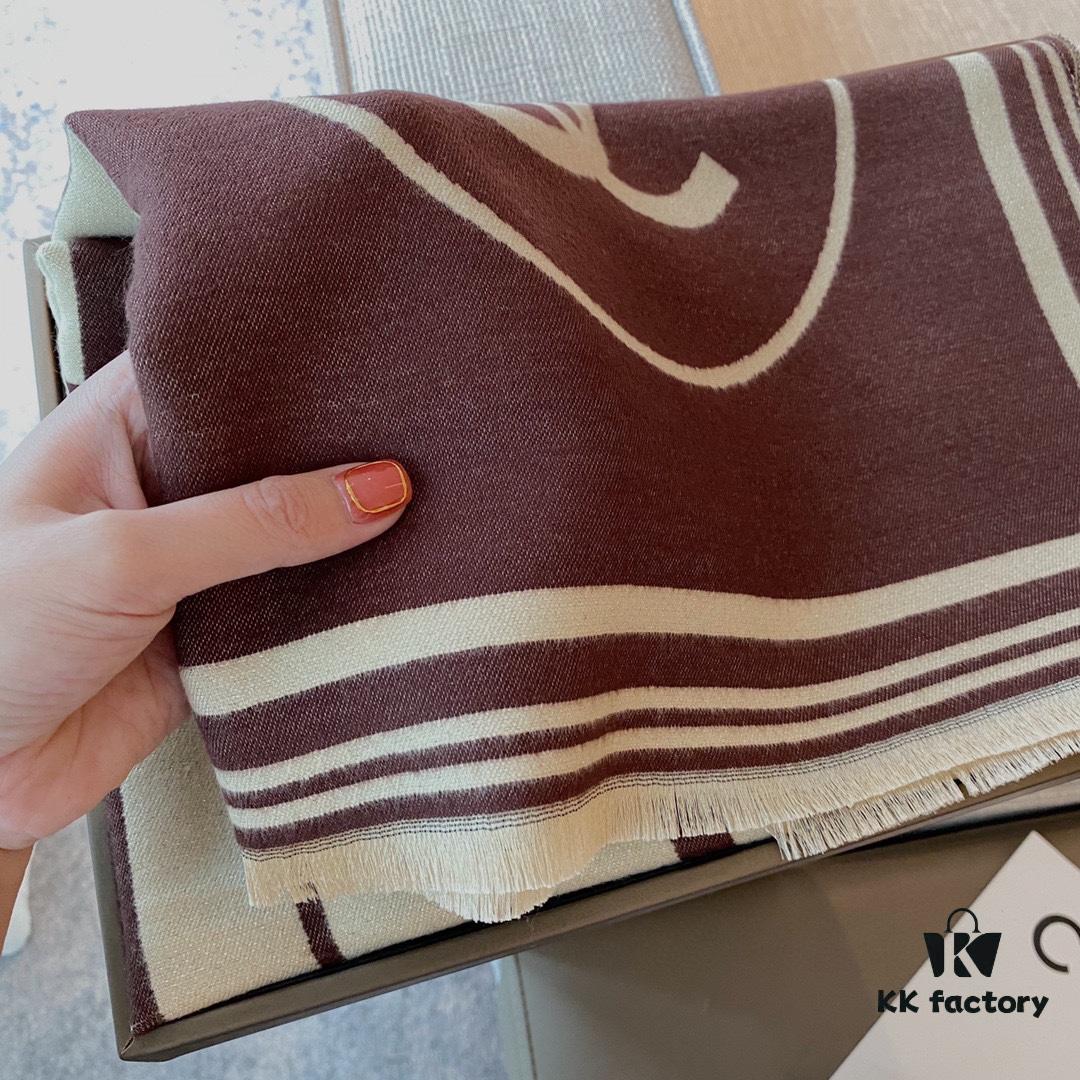 Cashmere Blend CHANEL (Chanel) 💋💋💋 Elegant Classic Chanel Logo