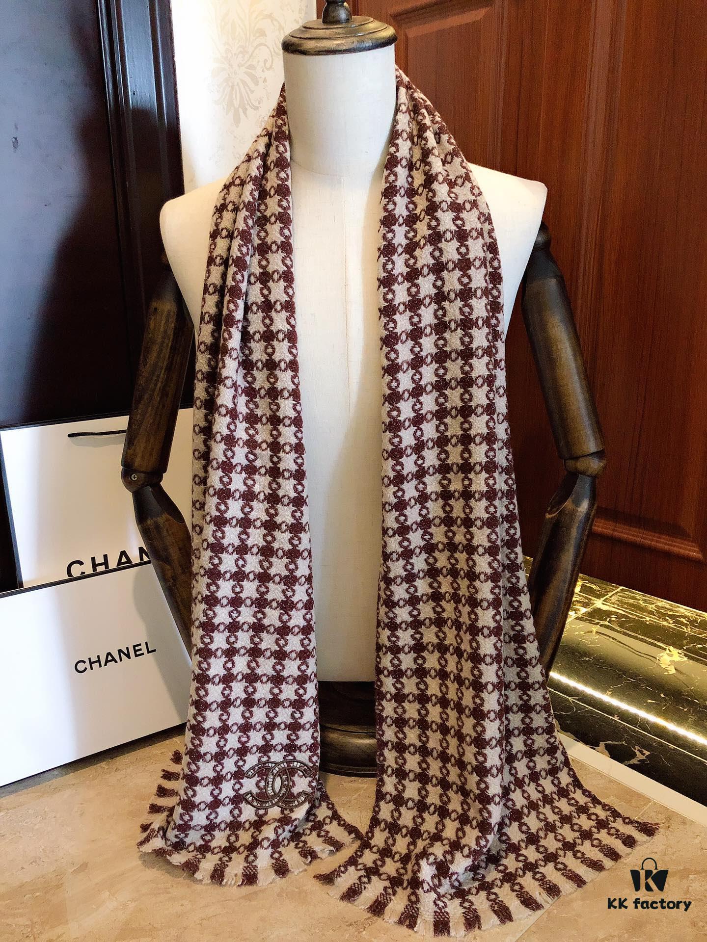 CHANEL New Arrival Must-Have Accessory - Elegant and Sophisticated Scarf