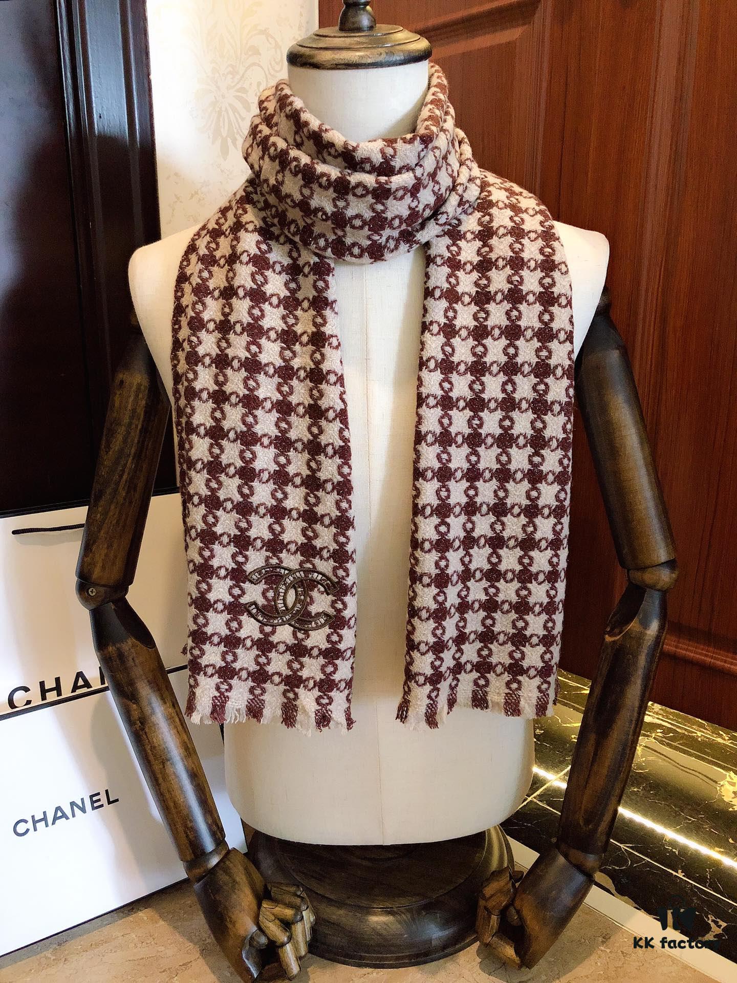CHANEL New Arrival Must-Have Accessory - Elegant and Sophisticated Scarf