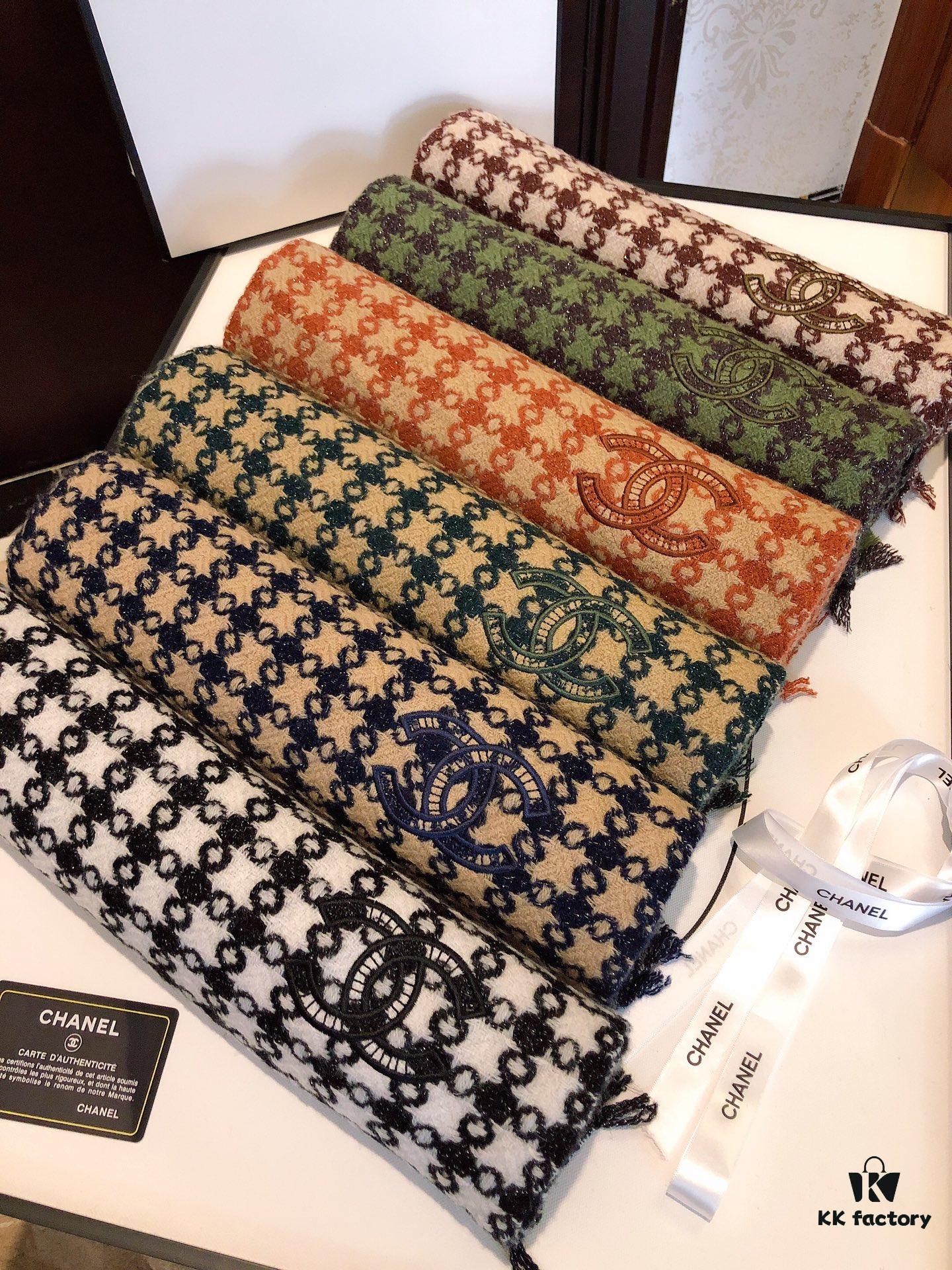 CHANEL New Arrival Must-Have Accessory - Elegant and Sophisticated Scarf