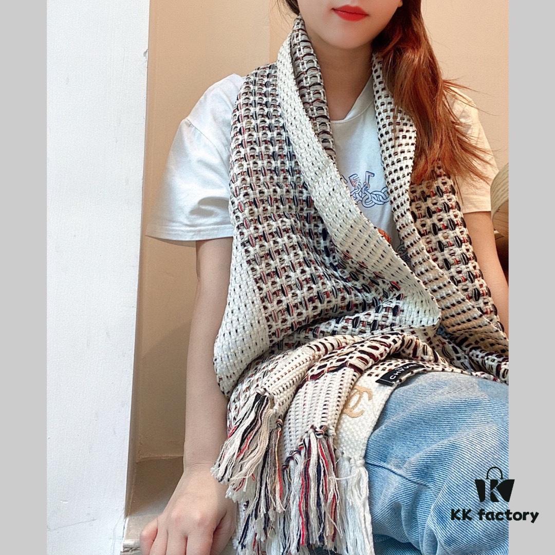 Chanel 🍷 Everyday Knitwear, Exceptionally Versatile! Classic Design with Consistent Premium Materials and Quality — 3 Colors Available in Stock!