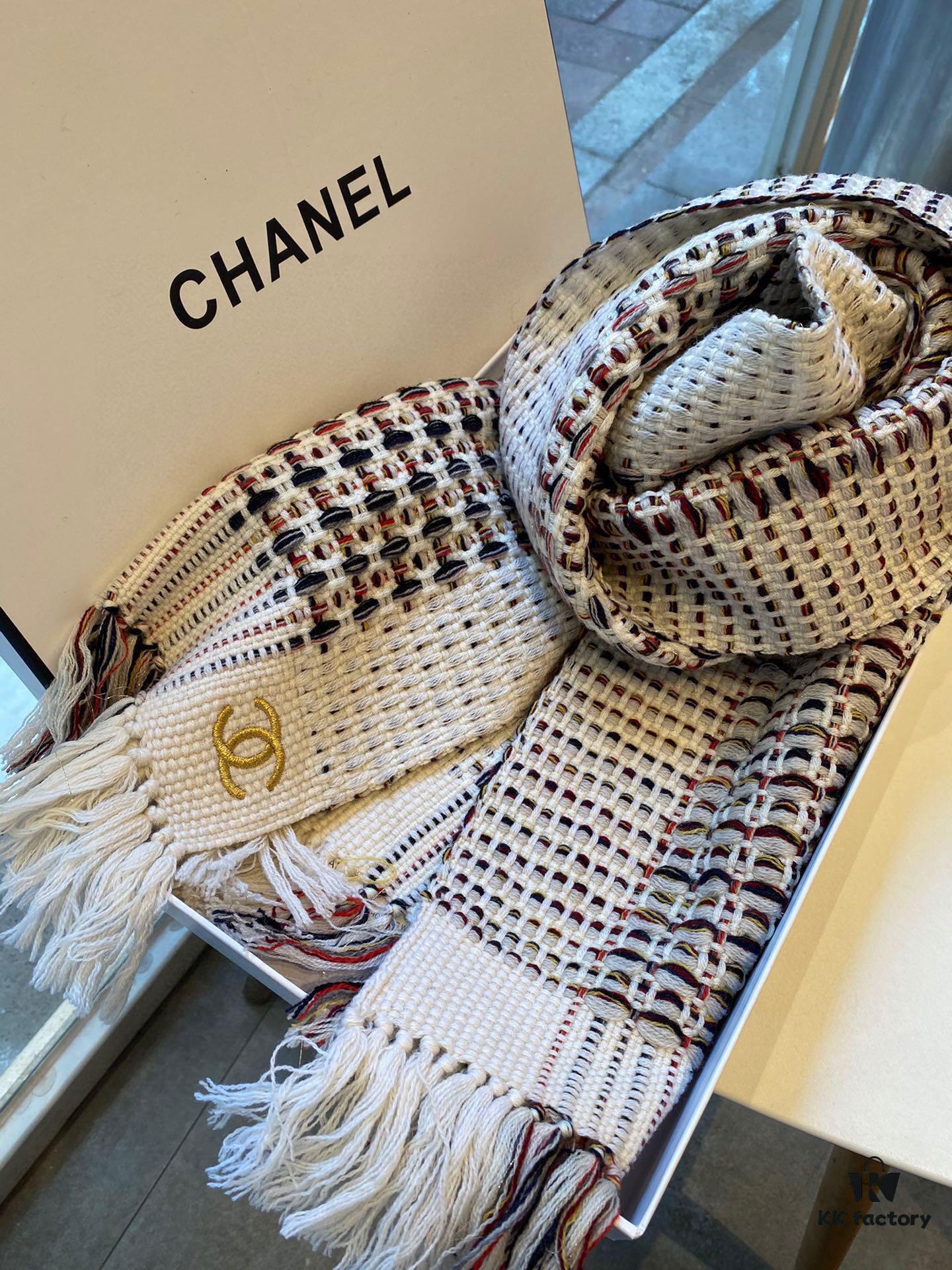 Chanel 🍷 Everyday Knitwear, Exceptionally Versatile! Classic Design with Consistent Premium Materials and Quality — 3 Colors Available in Stock!