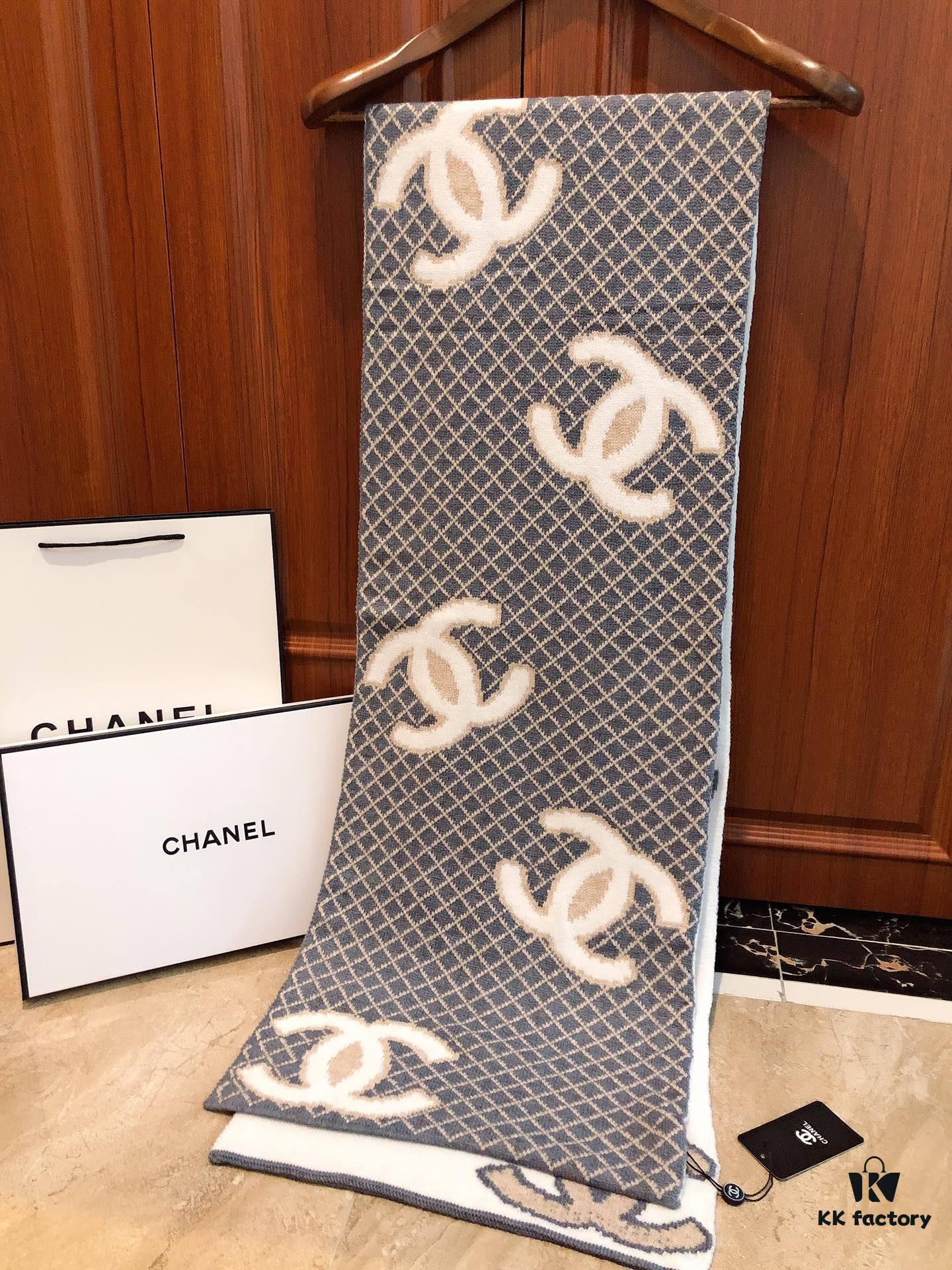 CHANEL Recommended Scarf – Exquisitely Soft and Luxurious Pure Color Design