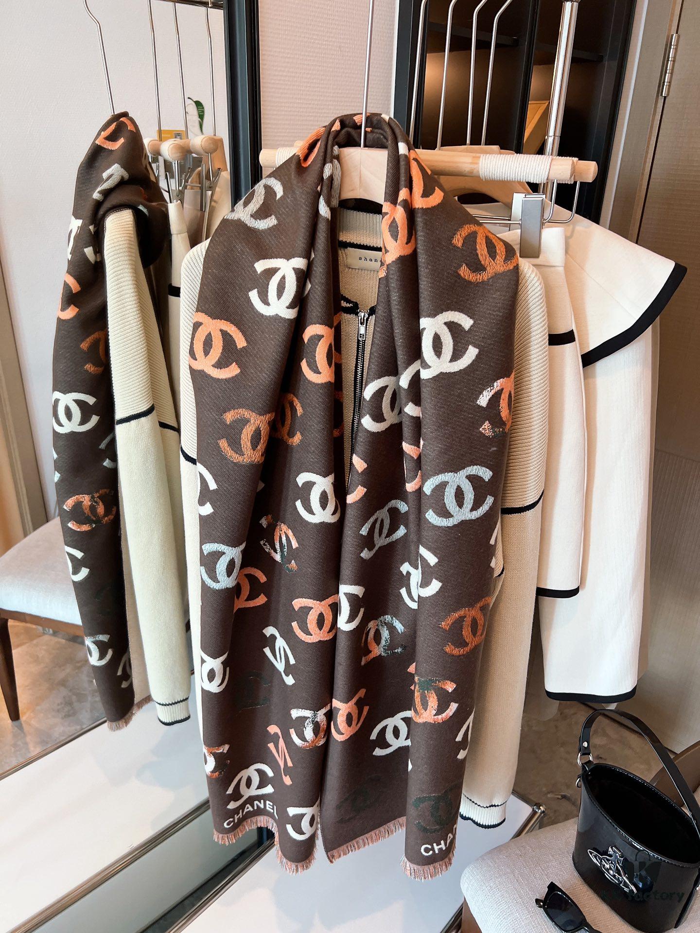 CHANEL Highlight Recommendation! Luxurious, Comfortable and Stylish Cashmere Scarf with Unique Elegance