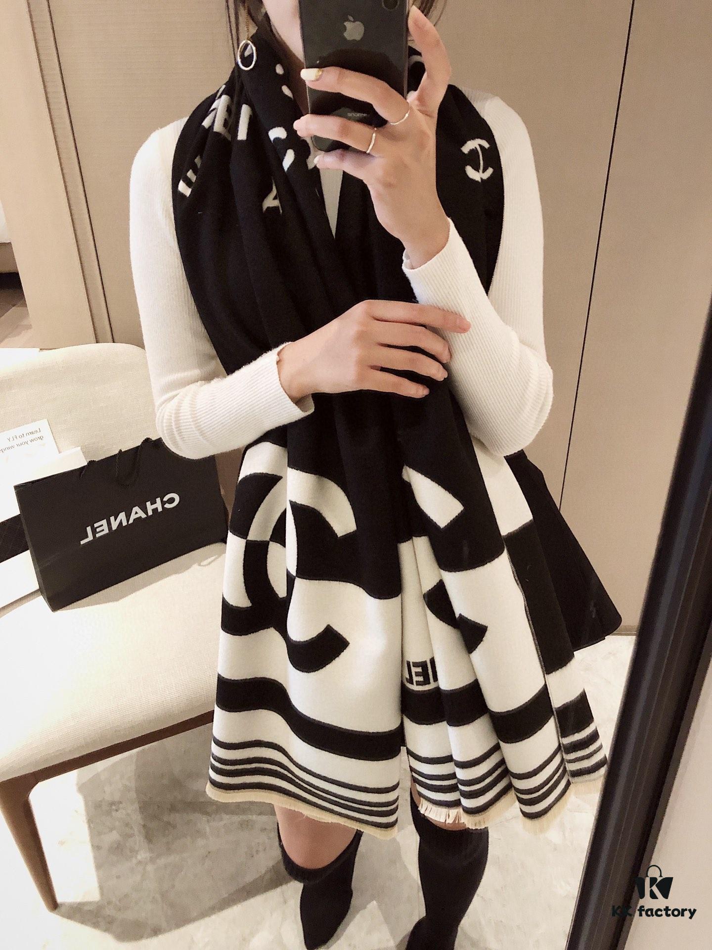 European Edition Exclusive 🌹🌹🌹 New Style Coco Chanel Cashmere-Like Yarn Jacquard Scarf 🧣 Fashionable Luxury Brand Style, Exquisite Craftsmanship, In Stock. Excellent Fit and Drape. High Cost-Performance for Gifting or Personal Use. Size: Approx 180×65 cm, Weight: 320g+