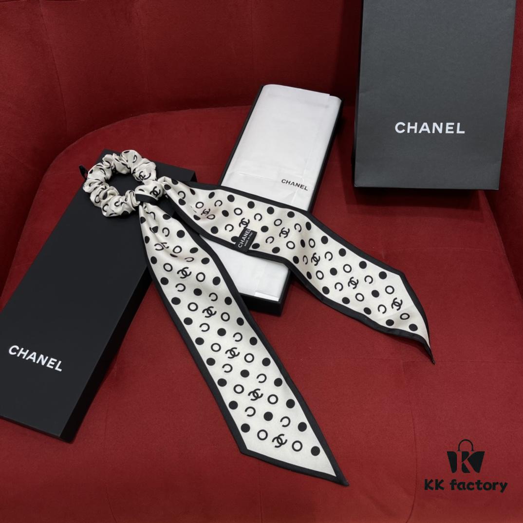 CHANEL【Hot New Arrival】Detachable Silk Hair Band – A Must-Have Statement Piece