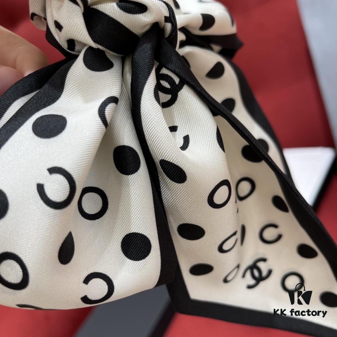 CHANEL【Hot New Arrival】Detachable Silk Hair Band – A Must-Have Statement Piece