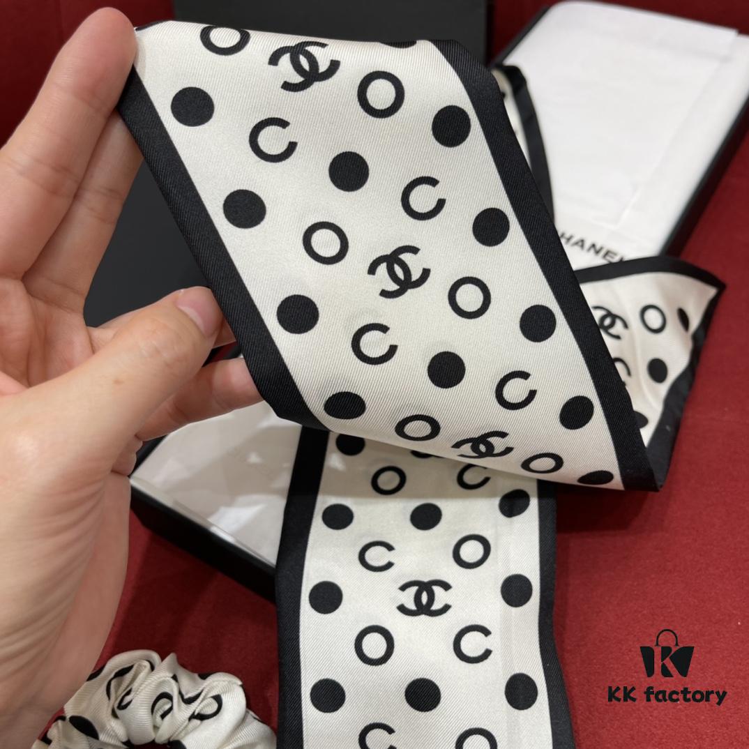 CHANEL【Hot New Arrival】Detachable Silk Hair Band – A Must-Have Statement Piece