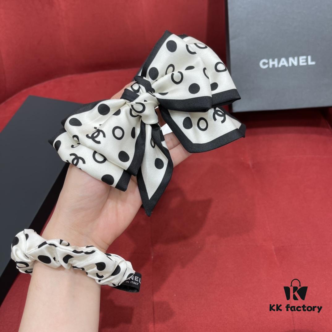 CHANEL【Hot New Arrival】Detachable Silk Hair Band – A Must-Have Statement Piece
