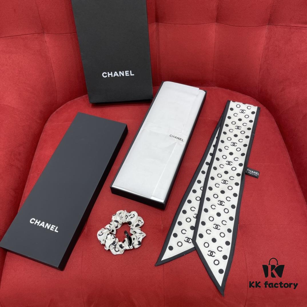 CHANEL【Hot New Arrival】Detachable Silk Hair Band – A Must-Have Statement Piece