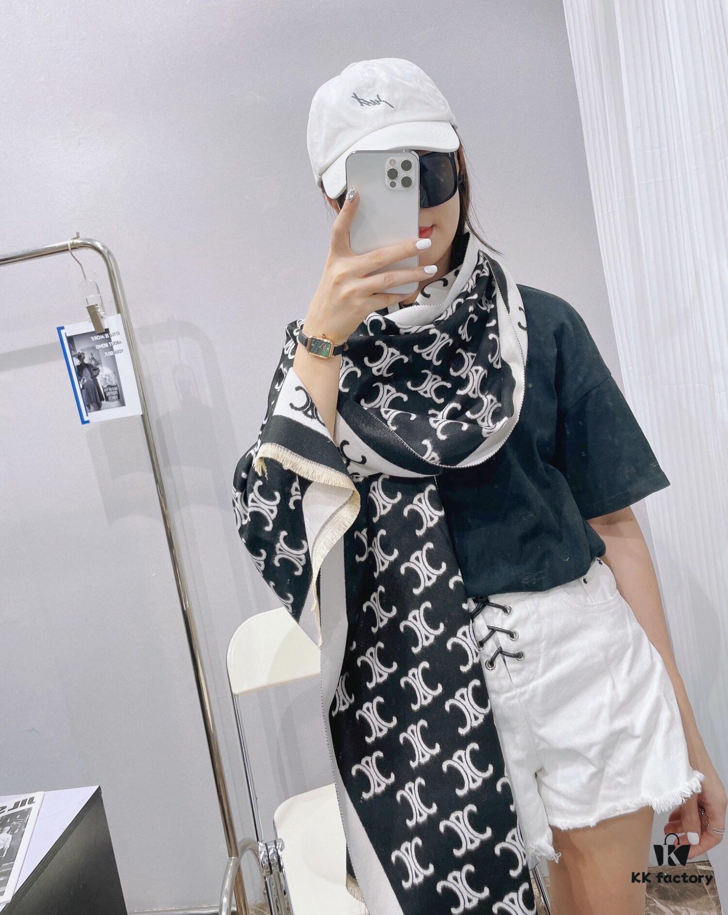 CELINE New Arrival Exquisitely Designed, Stylish and Warm-Resistant Piece