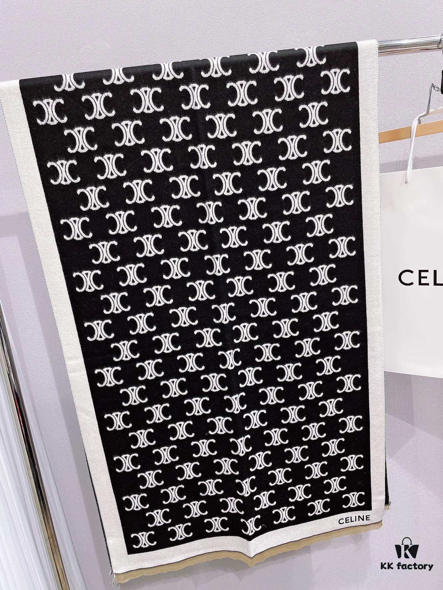 CELINE New Arrival Exquisitely Designed, Stylish and Warm-Resistant Piece