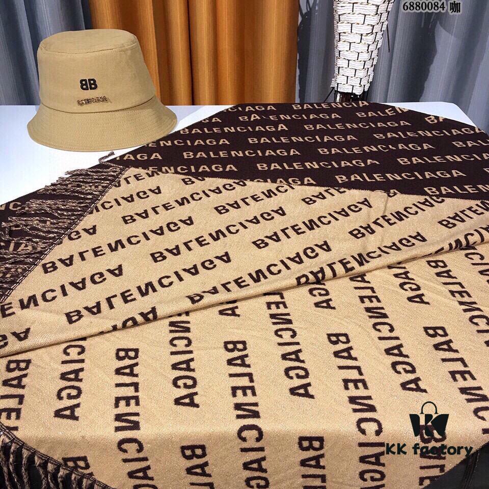 New Arrival 💖💃🏻💃🏻 Balenciaga BALENCIAGA High-Quality Angora Blended Yarn Scarf‼ Limited Stock‼ VIP Recommended ‼👍 Act Fast 【Luxury, Beloved, Baby-Soft Touch, Incredibly Comfortable ❤ Feminine Allure, Extremely Limited Quantity, Suitable for All Seasons ‼ So Beautiful It's Truly Heart-Stopping, Stunning Look When Worn, Exceptional Quality 👍‼ This Scarf Exudes a Designer Aura While Remaining Exquisitely Elegant 🟡 A Must-Have New Arrival 🟡‼ Holding the Real Item Will Make You Glad to Be a Woman — A Supreme Choice for Discerning Tastes 😂 Worth Appreciating ‼ The Perfect Choice for Elegance and Style, First Choice for DITAILS 👍 VIPs, Grab Yours Now ‼🌟【6880084】