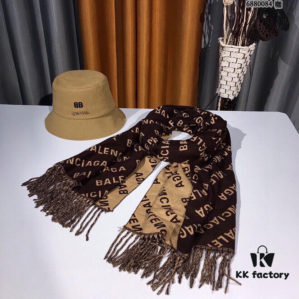 New Arrival 💖💃🏻💃🏻 Balenciaga BALENCIAGA High-Quality Angora Blended Yarn Scarf‼ Limited Stock‼ VIP Recommended ‼👍 Act Fast 【Luxury, Beloved, Baby-Soft Touch, Incredibly Comfortable ❤ Feminine Allure, Extremely Limited Quantity, Suitable for All Seasons ‼ So Beautiful It's Truly Heart-Stopping, Stunning Look When Worn, Exceptional Quality 👍‼ This Scarf Exudes a Designer Aura While Remaining Exquisitely Elegant 🟡 A Must-Have New Arrival 🟡‼ Holding the Real Item Will Make You Glad to Be a Woman — A Supreme Choice for Discerning Tastes 😂 Worth Appreciating ‼ The Perfect Choice for Elegance and Style, First Choice for DITAILS 👍 VIPs, Grab Yours Now ‼🌟【6880084】