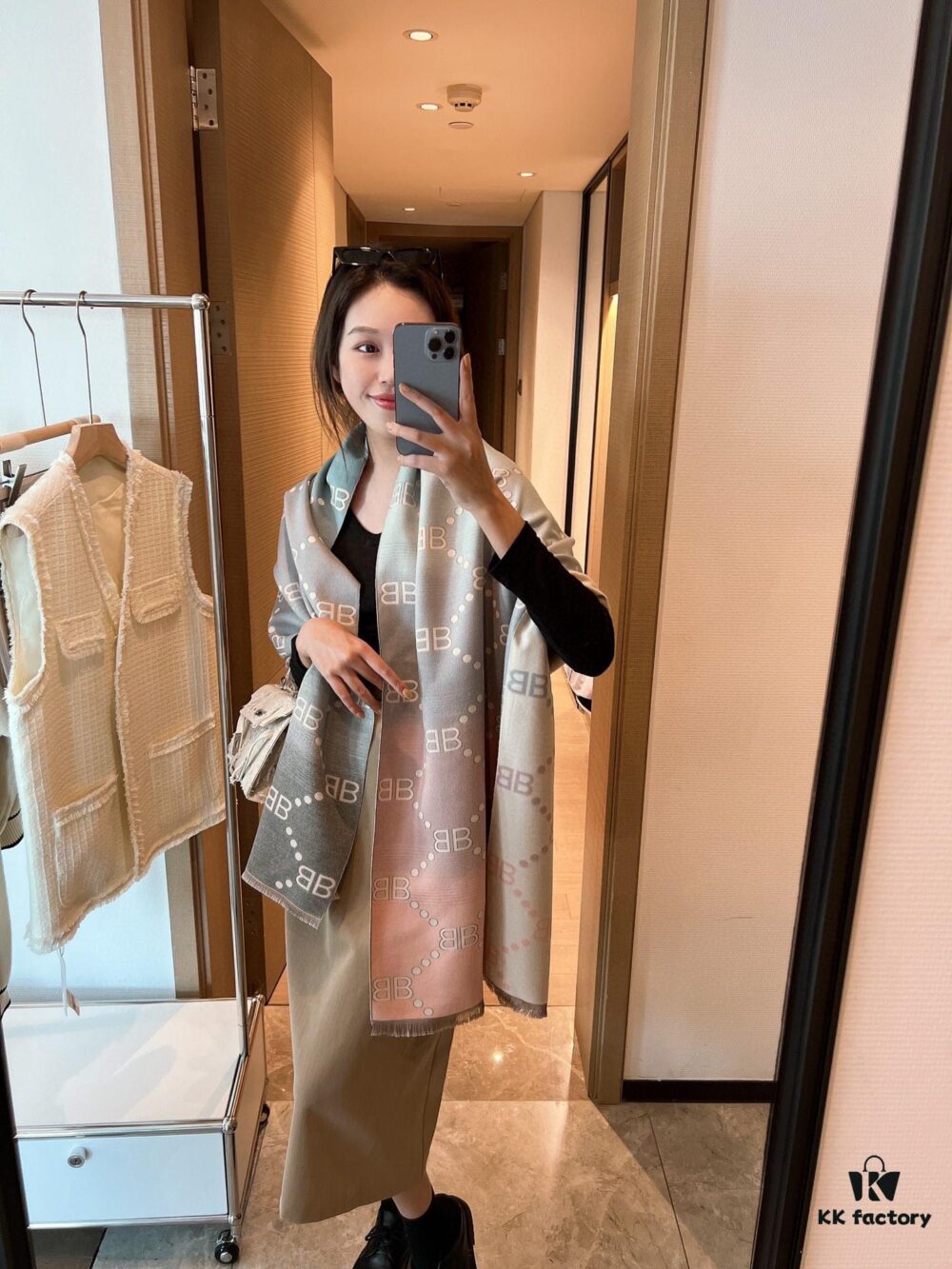 Authentic Balenciaga Gucci Collaboration Scarf - Celebrity-Favorite Luxury Fashion Item