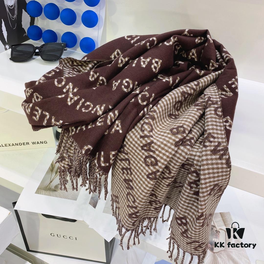 New Arrival 👏 Balenciaga Boutique New Double-Sided Cashmere Long Scarf, Stunning 💖 Premium Rabbit Fur Classic Logo Symmetrical Design, Unique Print Elements, Exquisitely Beautiful, Flattering Skin Tone, Versatile Style