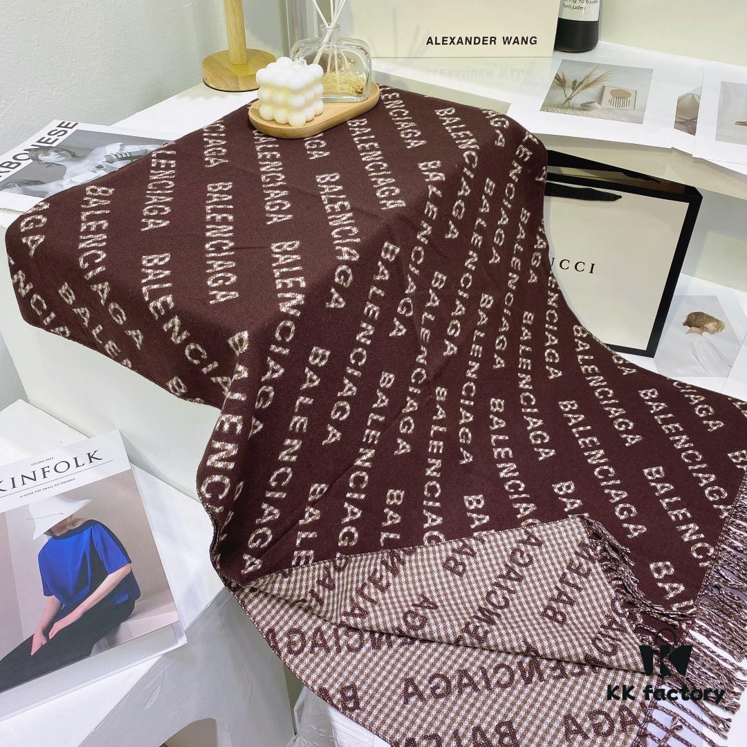 New Arrival 👏 Balenciaga Boutique New Double-Sided Cashmere Long Scarf, Stunning 💖 Premium Rabbit Fur Classic Logo Symmetrical Design, Unique Print Elements, Exquisitely Beautiful, Flattering Skin Tone, Versatile Style