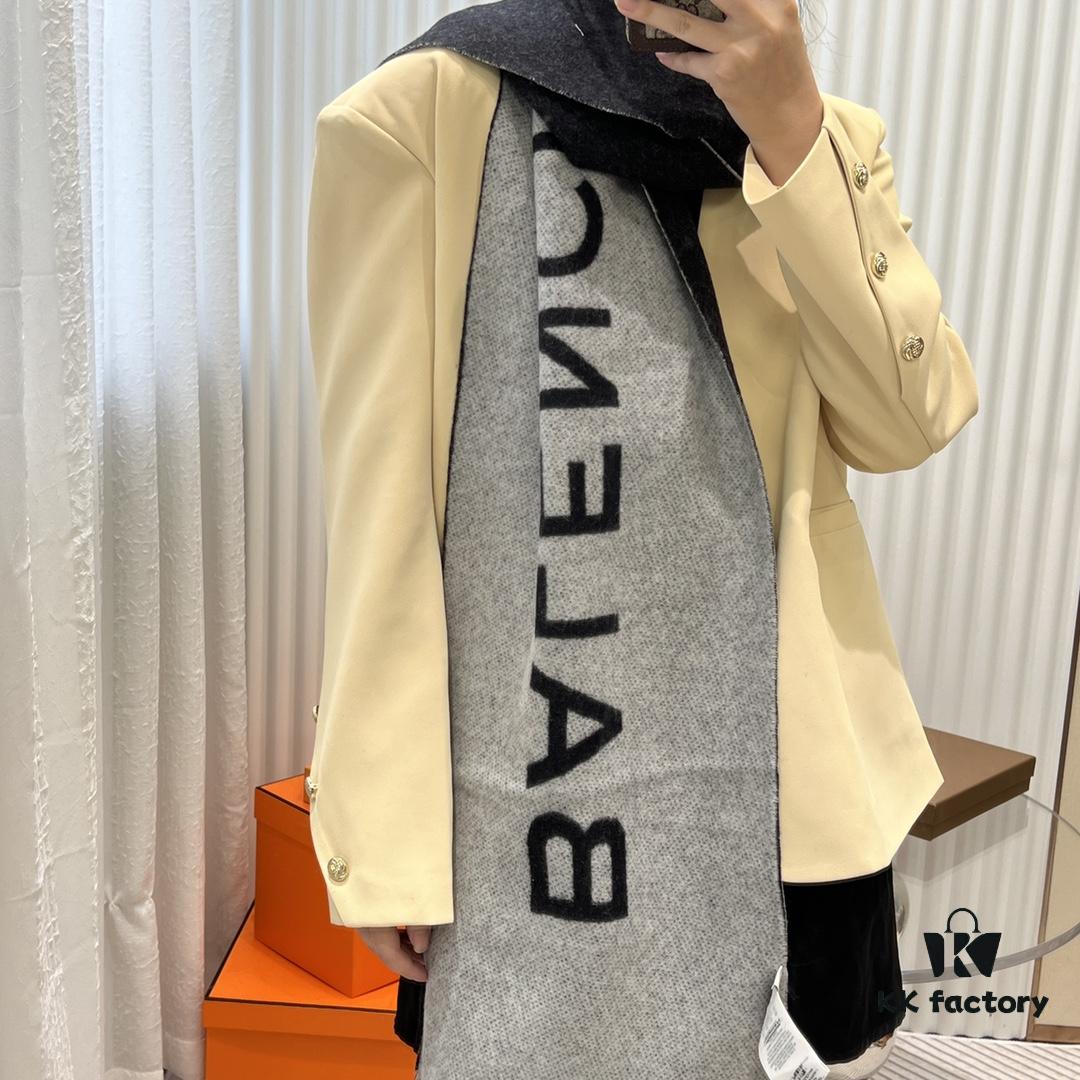 Balenciaga Classic Letter Double-Sided Cashmere Scarf