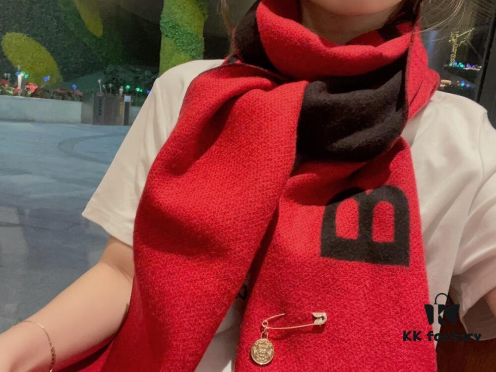 Balenciaga Classic Letter Double-Sided Cashmere Scarf