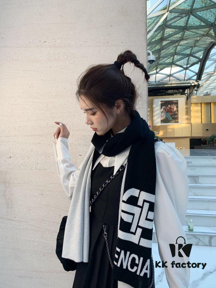 Balenciaga 100% Cashmere Scarf, 2020 Fall/Winter New Arrival, Black and White Color Block, Elegant Logo Jacquard, Soft and Skin-Friendly, Long Scarf 45*180cm, Solid Color (Retail Style)
