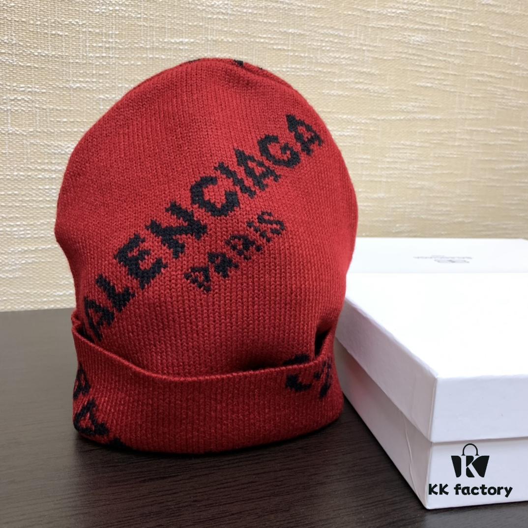 Balenciaga Hat, a Timeless Symbol of Fashion and Youth, Perfect Black and White Combination, Essential for Trendsetters! 100% Cashmere, Elegant Logo Jacquard, Soft and Skin-Friendly Texture