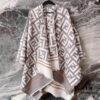FENDI (Fendi) Heavily Recommended, Stunning Luxury Shawl-Cape – A Must-Have for Every Woman's Wardrobe