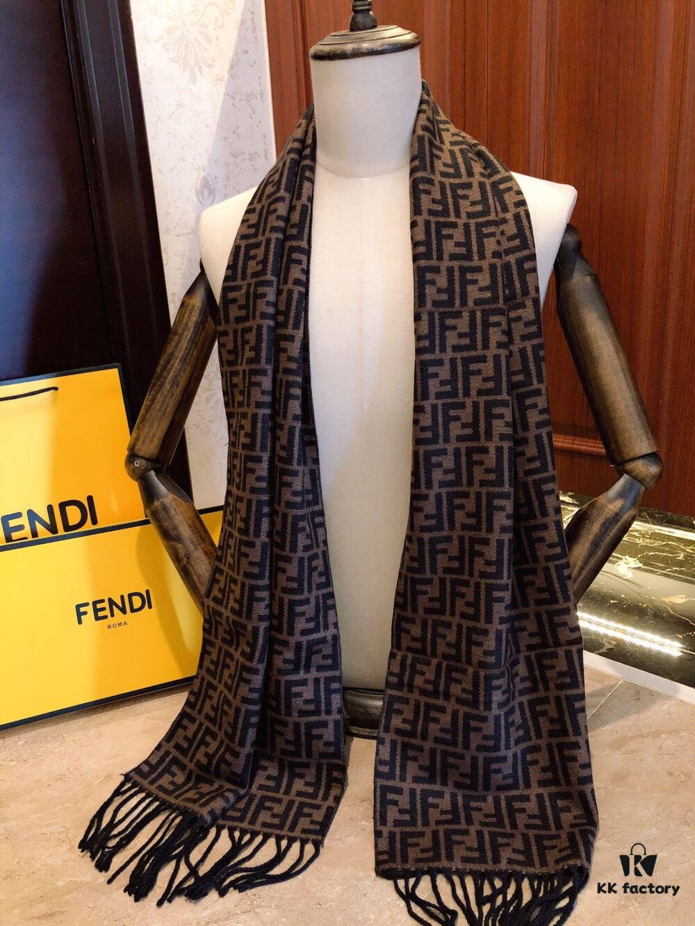 FENDI (Fendi) Same as Boutique High-End Scarf