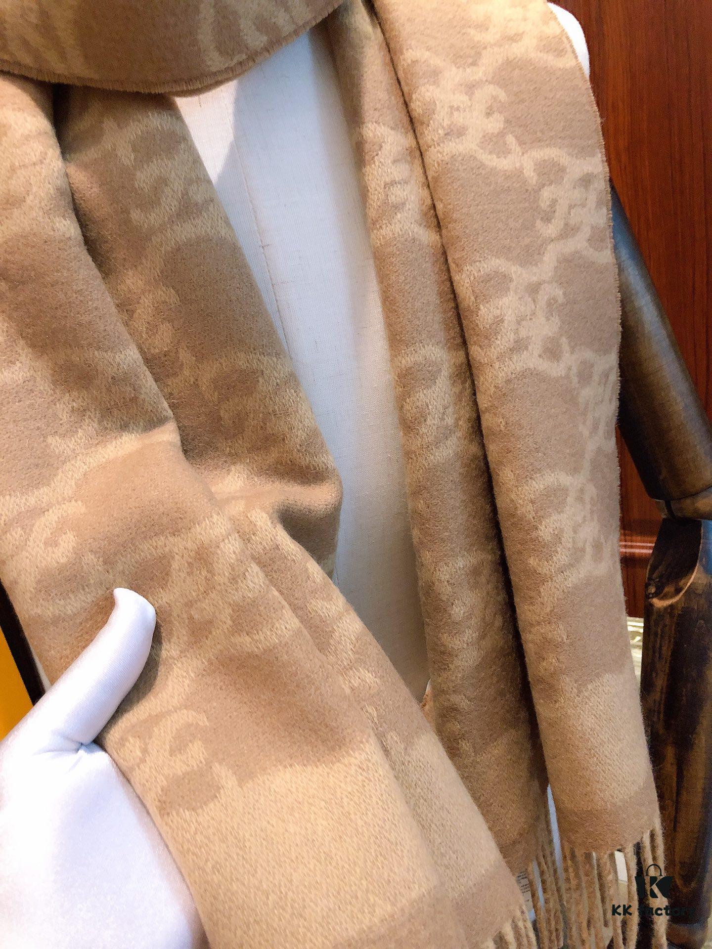 FENDI Latest Scarf, Super Soft and Stylish Double-Sided Design