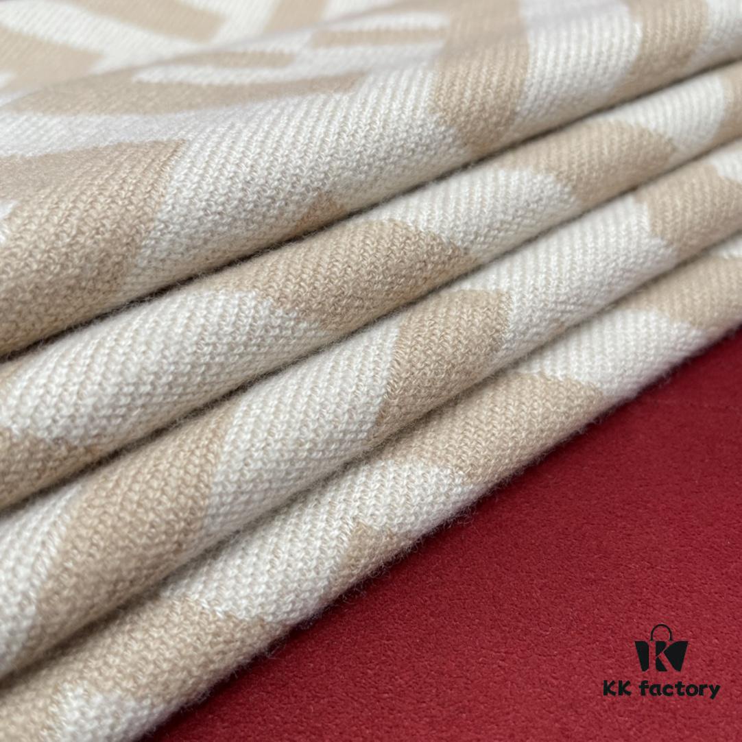 New Color Fendi Large Fringe Logo Double-Sided Cashmere Scarf FF Monogram in Perfect Autumn-Winter Hue