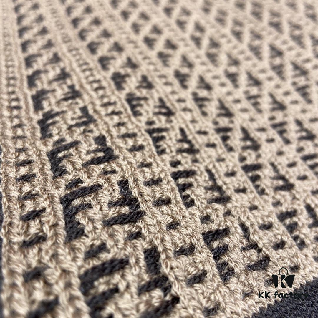 Brown FENDI Woven Wool Scarf 🧣 Timeless FF Monogram Pattern, Soft and Luxurious 100% Pure Wool Fabric, 30*180cm