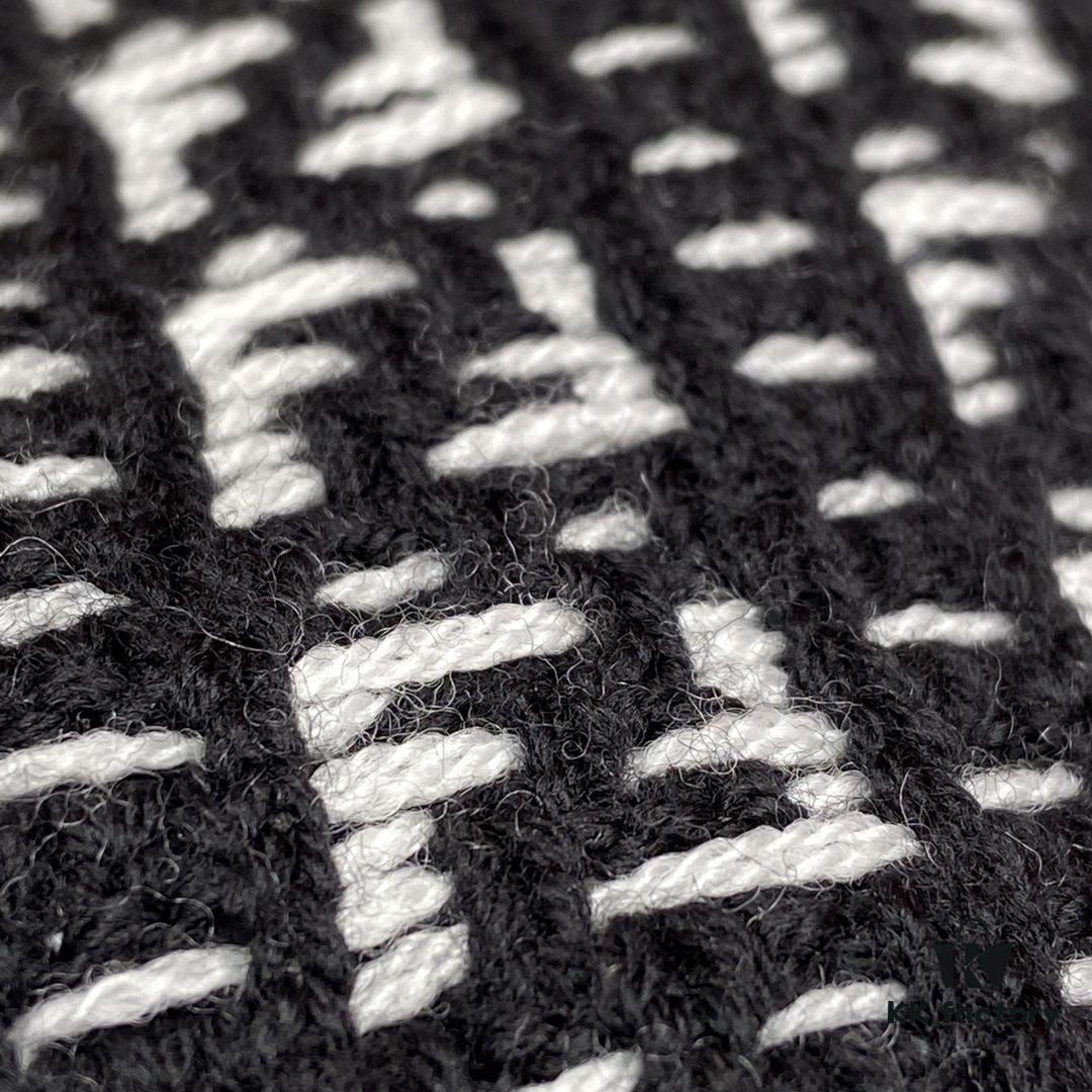 Black FENDI Woven Wool Scarf 🧣 Timeless FF Monogram Pattern, Soft and Luxurious 100% Pure Wool Fabric, 30*180cm