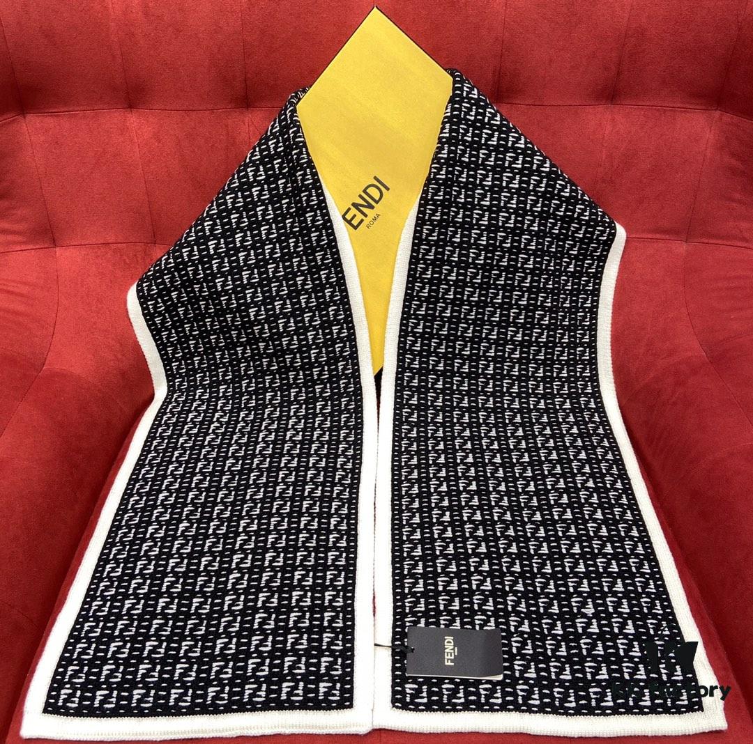 Black FENDI Woven Wool Scarf 🧣 Timeless FF Monogram Pattern, Soft and Luxurious 100% Pure Wool Fabric, 30*180cm