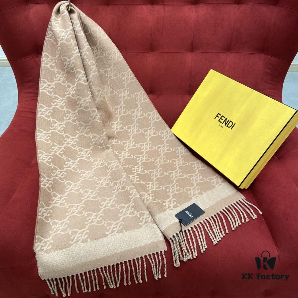 FENDI Autumn-Winter New Arrival Scarf – Soft, Elegant Colors That Exude Charm; Perfect for Daily Wear as a Neck Warmer or Shawl! Reversible Design, Non-Irritating, Thick and Fine Texture with 51% Wool and 49% Cashmere, 38*215cm