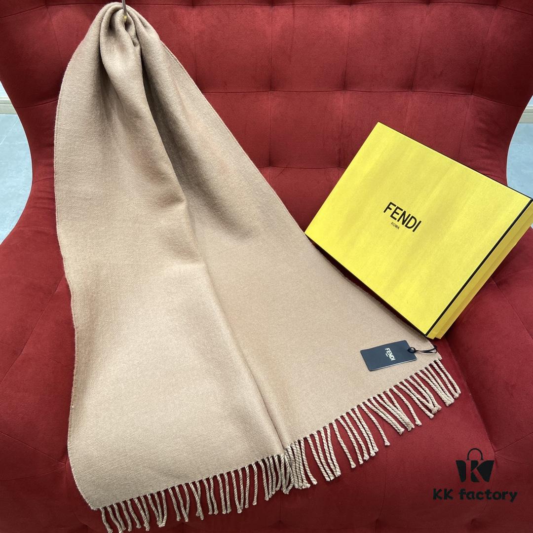 FENDI Autumn-Winter New Arrival Scarf – Soft, Elegant Colors That Exude Charm; Perfect for Daily Wear as a Neck Warmer or Shawl! Reversible Design, Non-Irritating, Thick and Fine Texture with 51% Wool and 49% Cashmere, 38*215cm