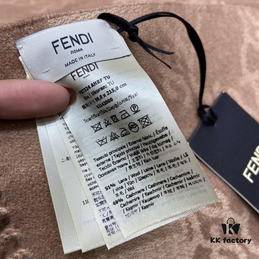 FENDI Autumn-Winter New Arrival Scarf – Soft, Elegant Colors That Exude Charm; Perfect for Daily Wear as a Neck Warmer or Shawl! Reversible Design, Non-Irritating, Thick and Fine Texture with 51% Wool and 49% Cashmere, 38*215cm
