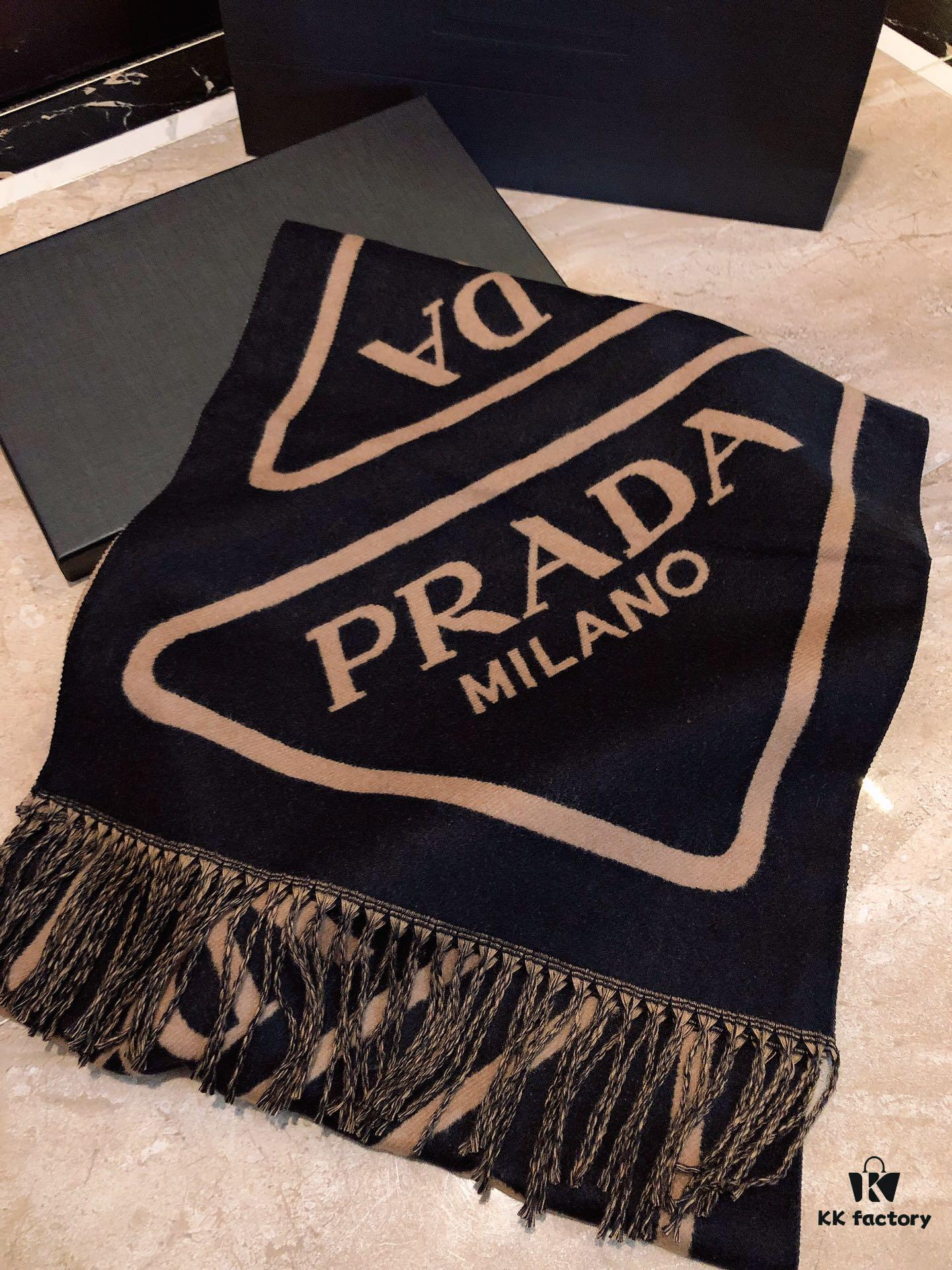 Prada Latest Couple Scarf Double-Sided Jacquard Scarf, Large and Minimalist, The Ultimate Choice for Successful Men, Classic Pattern with Logo Design, Fashionable Colors Exuding a Sophisticated Atmosphere, Fully Meeting Your Demands for Style and Quality