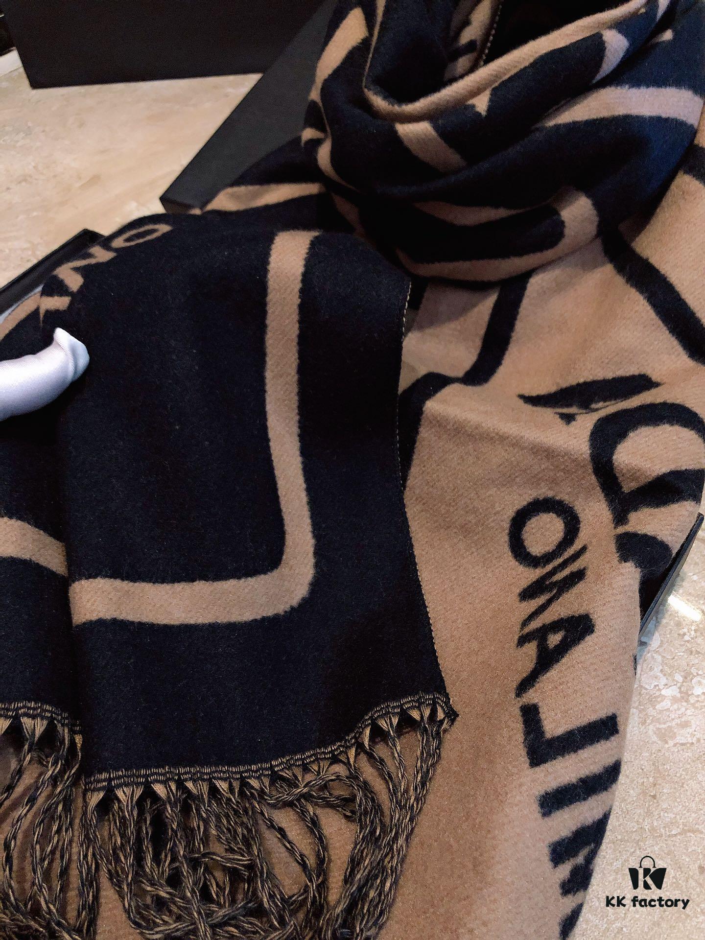 Prada Latest Couple Scarf Double-Sided Jacquard Scarf, Large and Minimalist, The Ultimate Choice for Successful Men, Classic Pattern with Logo Design, Fashionable Colors Exuding a Sophisticated Atmosphere, Fully Meeting Your Demands for Style and Quality