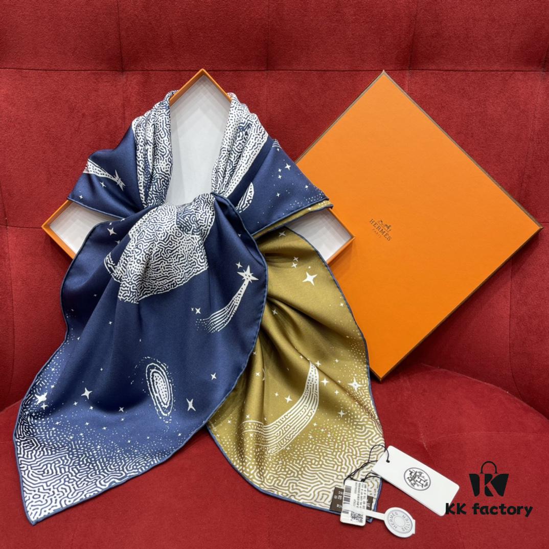 HERMES Double-Sided White Moonlight Square Scarf, Elegant Color Scheme – Reversible Design, 100% Mulberry Silk, 90*90CM