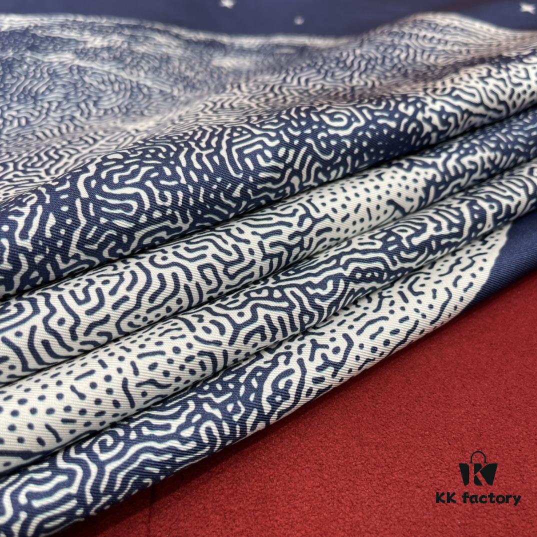 HERMES Double-Sided White Moonlight Square Scarf, Elegant Color Scheme – Reversible Design, 100% Mulberry Silk, 90*90CM