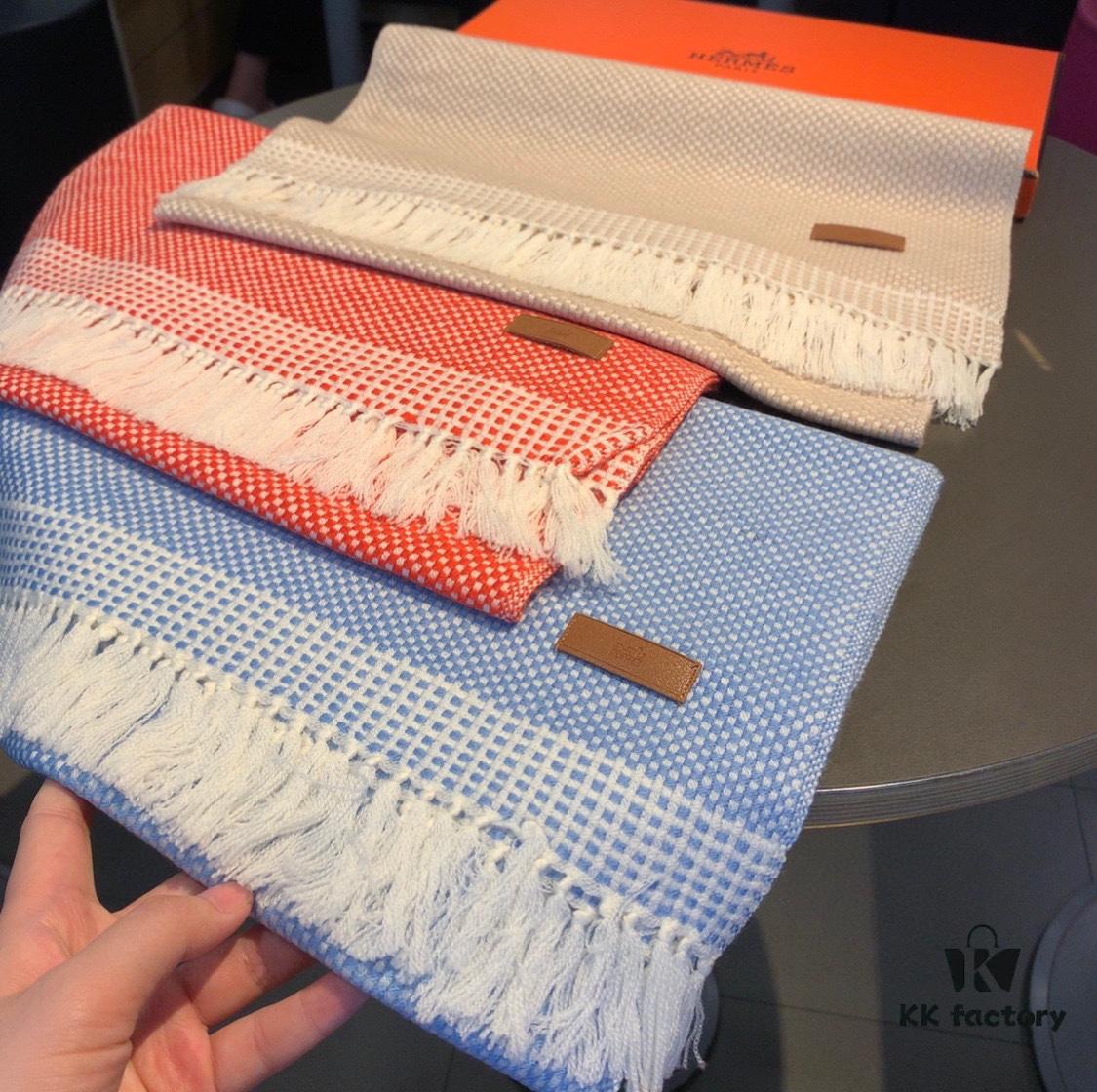 Hermes Handwoven Cashmere Scarf! Subtle and Sophisticated Style for Autumn and Winter!