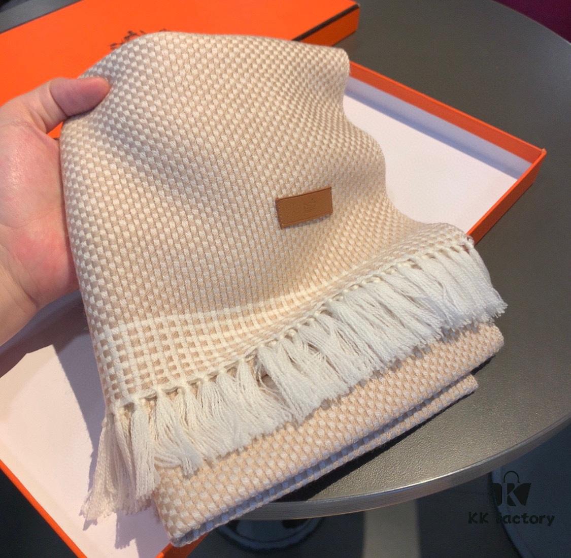 Hermes Handwoven Cashmere Scarf! Subtle and Sophisticated Style for Autumn and Winter!