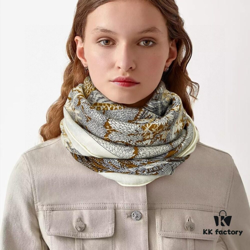 New Cashmere Scarf 🆕👏👏 Everyone Who Buys Says It's Gorgeous‼️ Recommended💕 [Tropical Jungle Edition Fubao 140] Cashmere Square Scarf, Top-Tier Craftsmanship at Exceptional Value‼️ A Bestseller from Hermes Counter 🎁💟 Stunning 3D Pattern with Premium Look and Feel 👍👍 Exquisitely Crafted with Advanced Technology, Spectacularly Launched 🌟 Special High-End Processing Technique 👍‼️ Adored by Elegant, Affluent Women. They Rave Over Its Quality, Style, and Price—Absolutely Unbeatable for Brand Enthusiasts! Superb Value, Truly Worth Owning‼️‼️ Size: 140cm*140cm, 70% Cashmere + 30% Silk