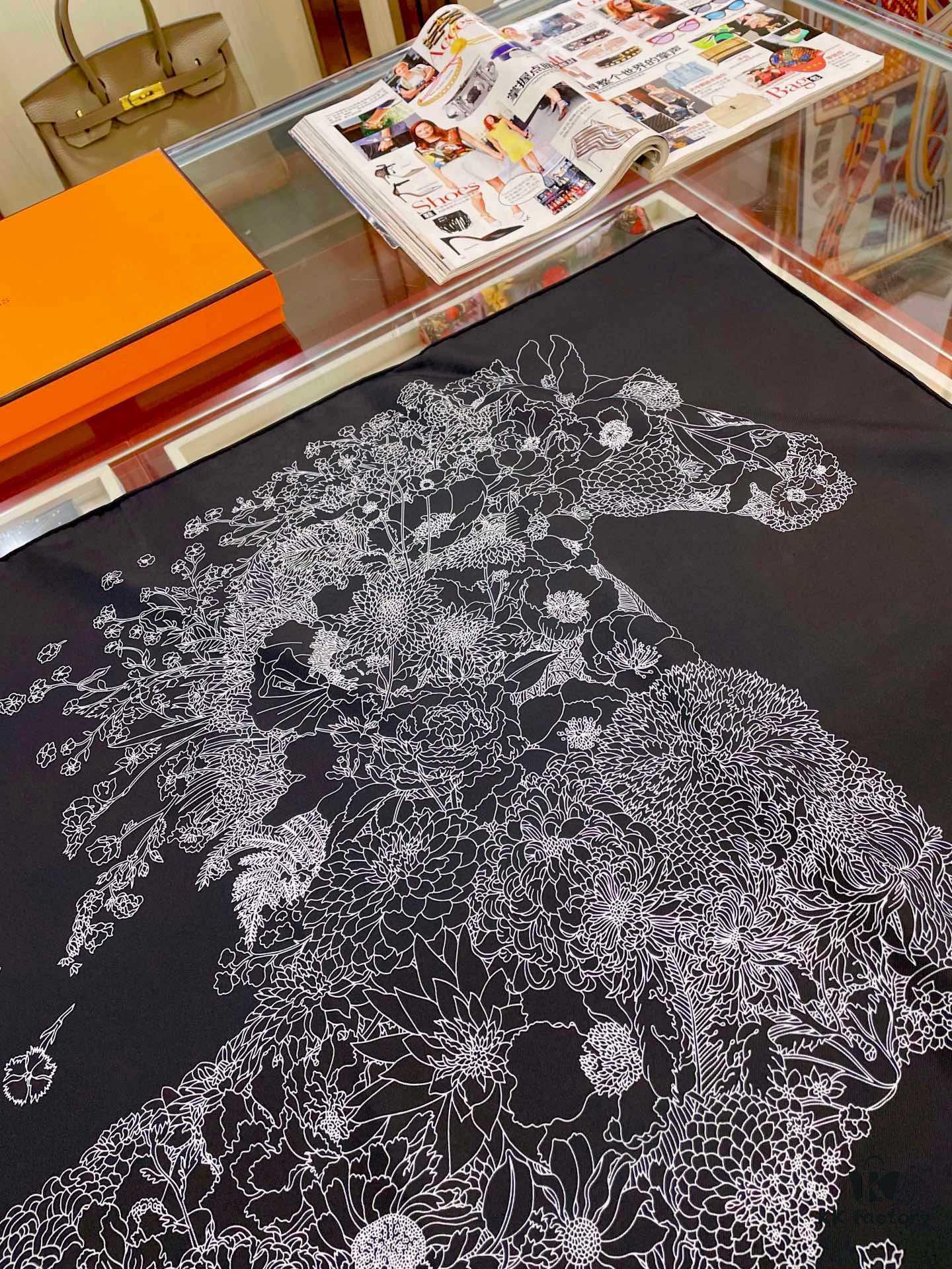 Silk Scarf Light & Elegant 90 - Premium Quality 100% Twill Silk, 90cm x 90cm