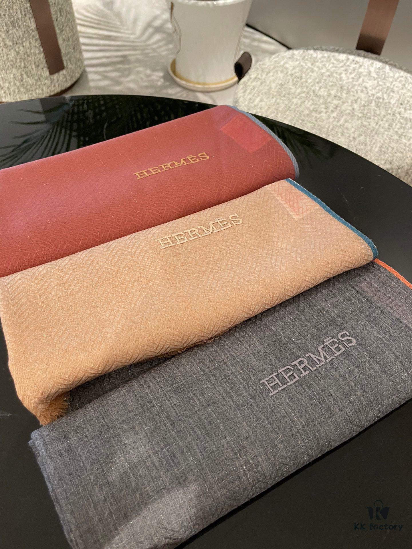 Hermès-style Luxury Scarf with Metal Frame Design, Made from Kashmiri Cashmere