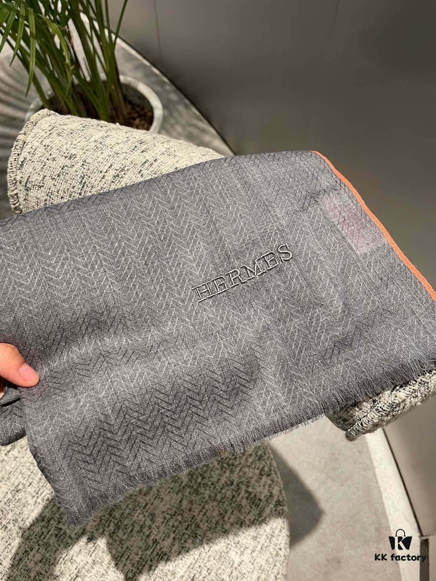 Hermès-style Luxury Scarf with Metal Frame Design, Made from Kashmiri Cashmere