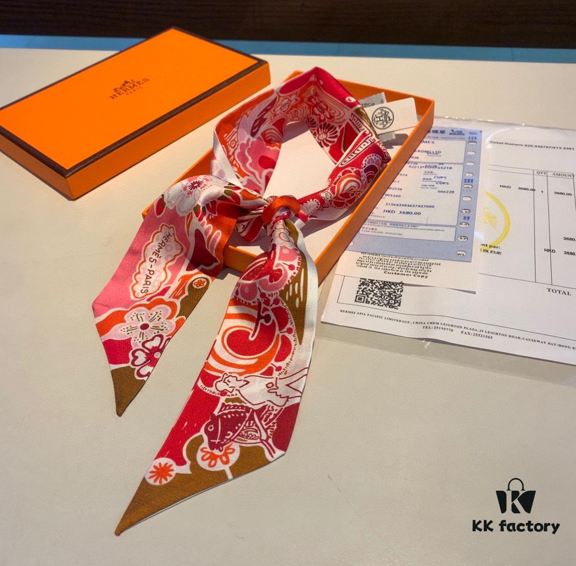 New Arrival, 'Bingata' Red Pattern Dyed Hermès Heavyweight Twill Silk Twilly Scarf, Authentic Edition, Counter Synchronized