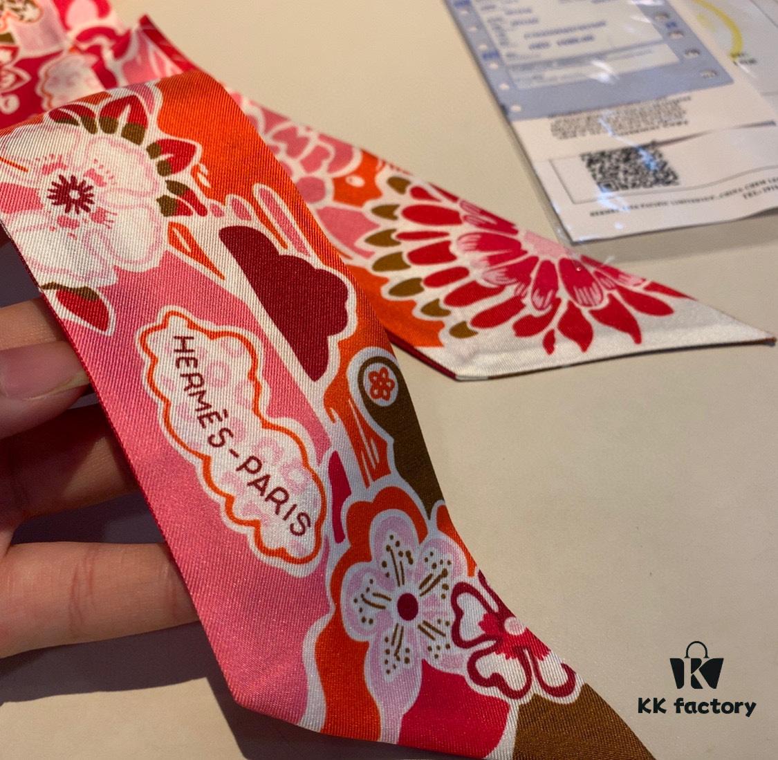 New Arrival, 'Bingata' Red Pattern Dyed Hermès Heavyweight Twill Silk Twilly Scarf, Authentic Edition, Counter Synchronized