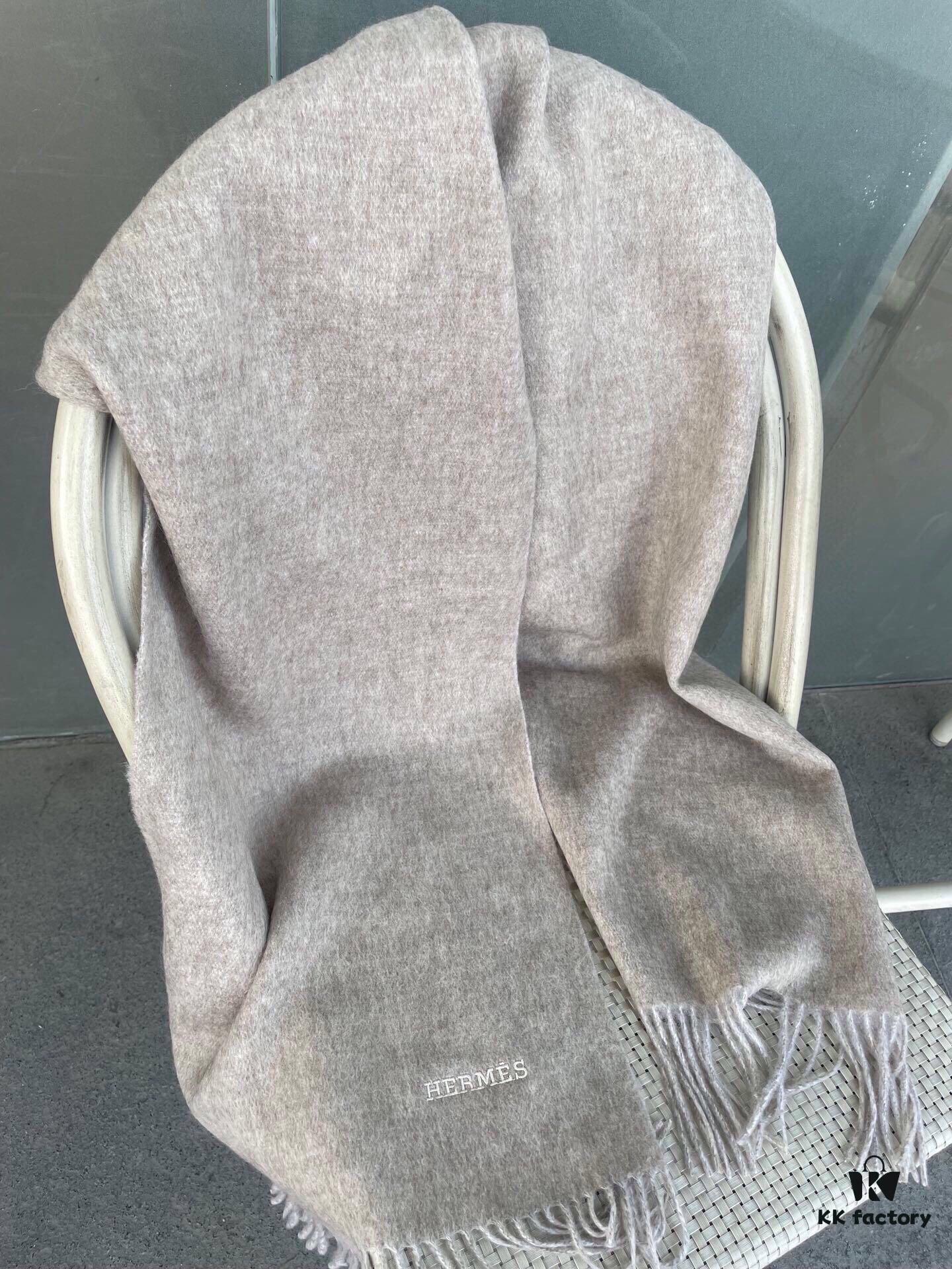 Hermes · Hermès Paris Fashion Show Business Unisex Double-Sided Cashmere Shawl