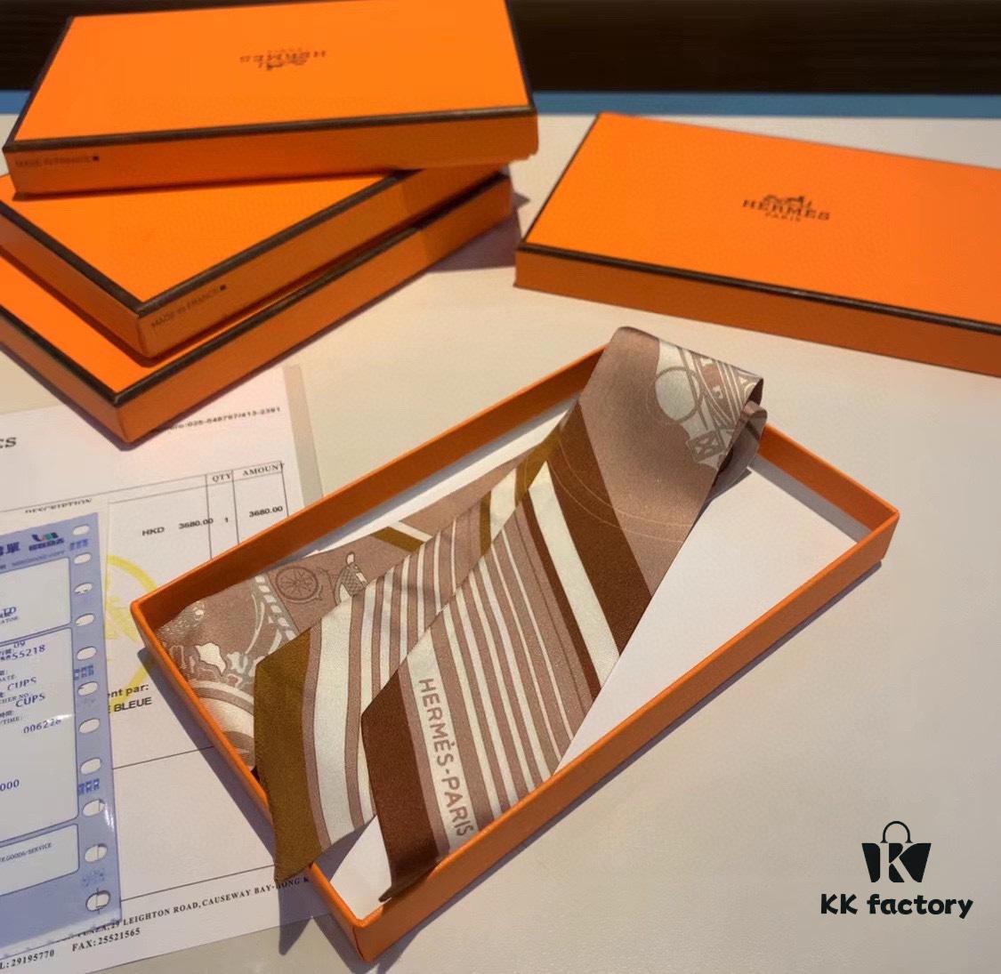 Hermès Twilly, Popular 'Book Stamp' Design, 18 Momme Heavyweight Silk Twill, Delicately Rolled Edges, 5×85 cm